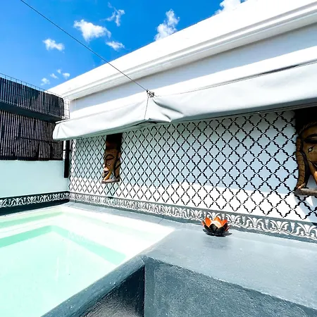 Townhouse With Arabic Pool And Close To The In Estepona