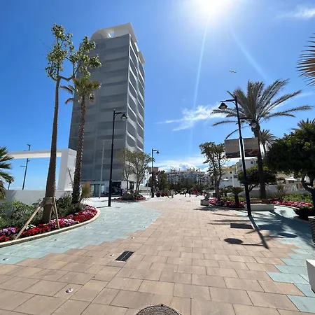 Townhouse With Arabic Pool And Close To The In * Estepona