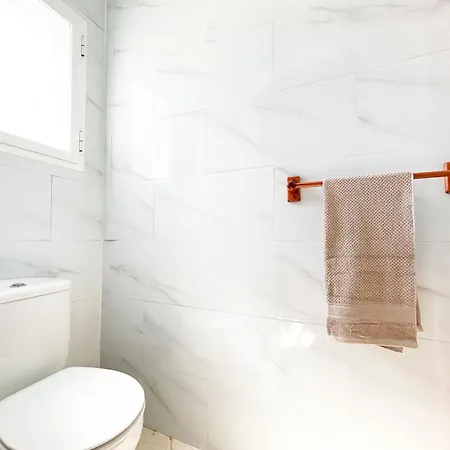بيت للعطل Townhouse With Arabic Pool And Close To The In إِستيبونا